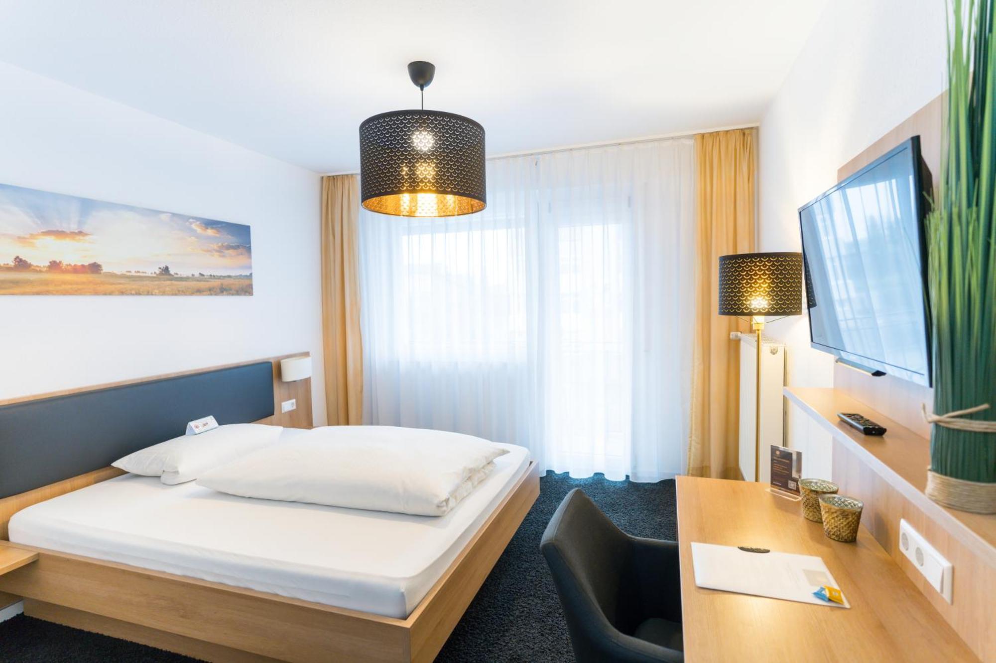 Hotel Zur Sonne Bodelshausen Exterior foto