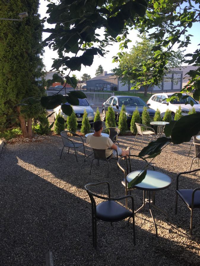 Hotel Zur Sonne Bodelshausen Exterior foto