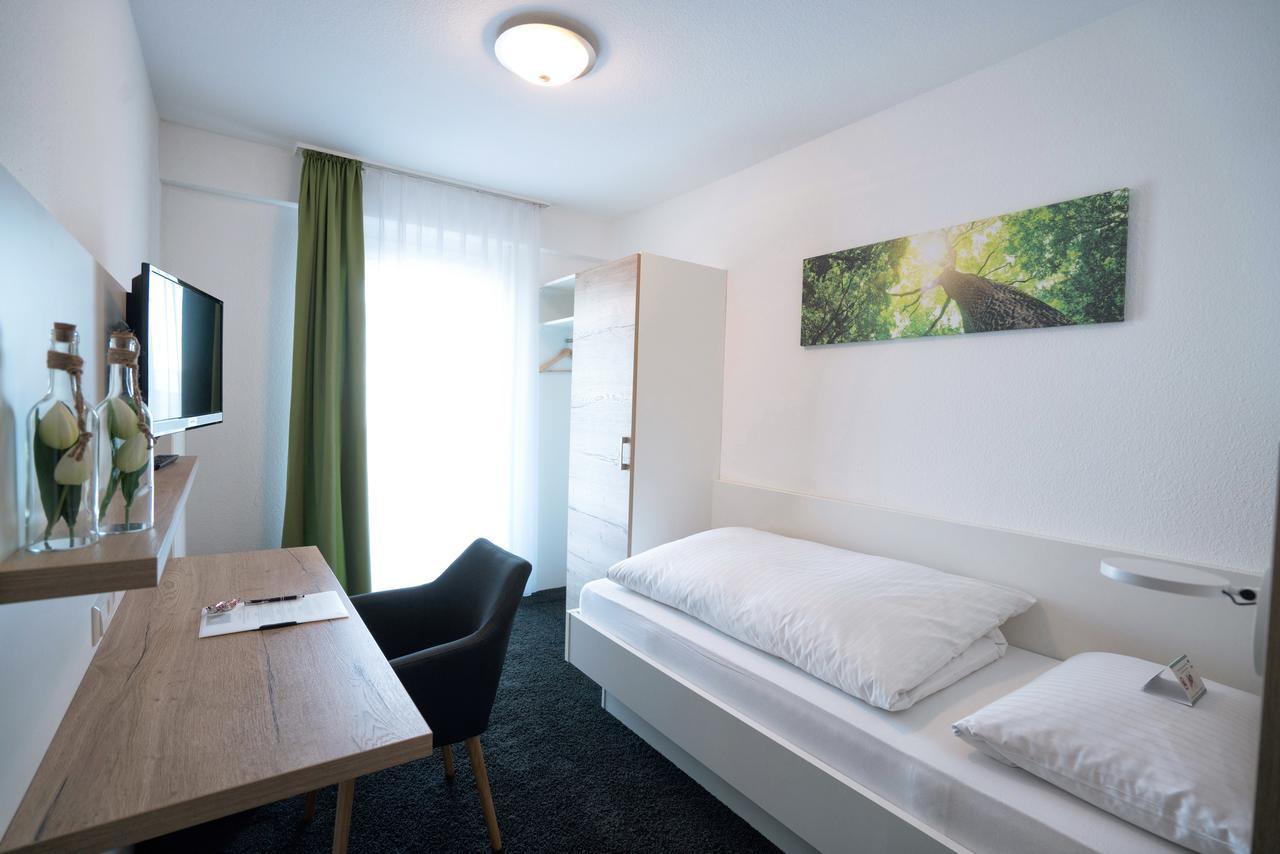 Hotel Zur Sonne Bodelshausen Exterior foto